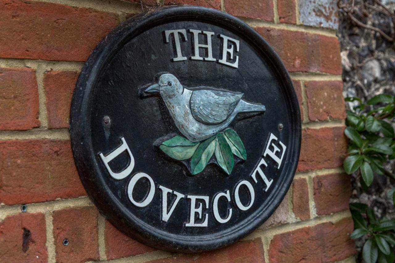فيلا The Dovecote, Stoke Farthing Courtyard Broad Chalke المظهر الخارجي الصورة